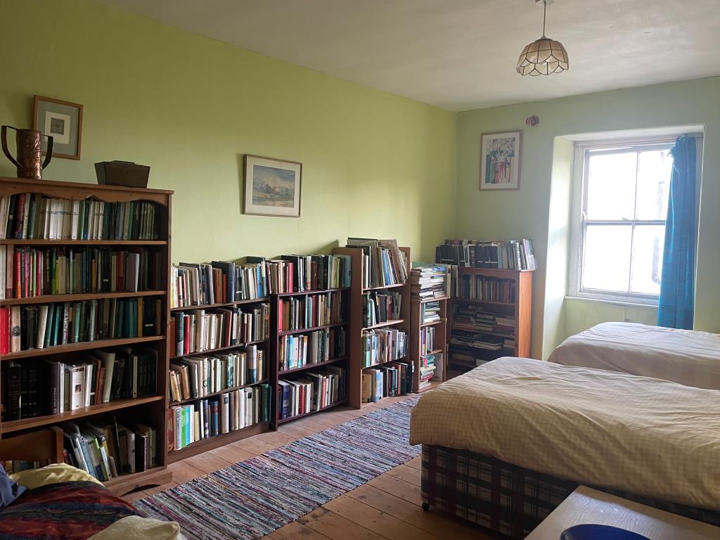Lot: 19 - CHARACTER COTTAGE FOR IMPROVEMENT - Further bedroom